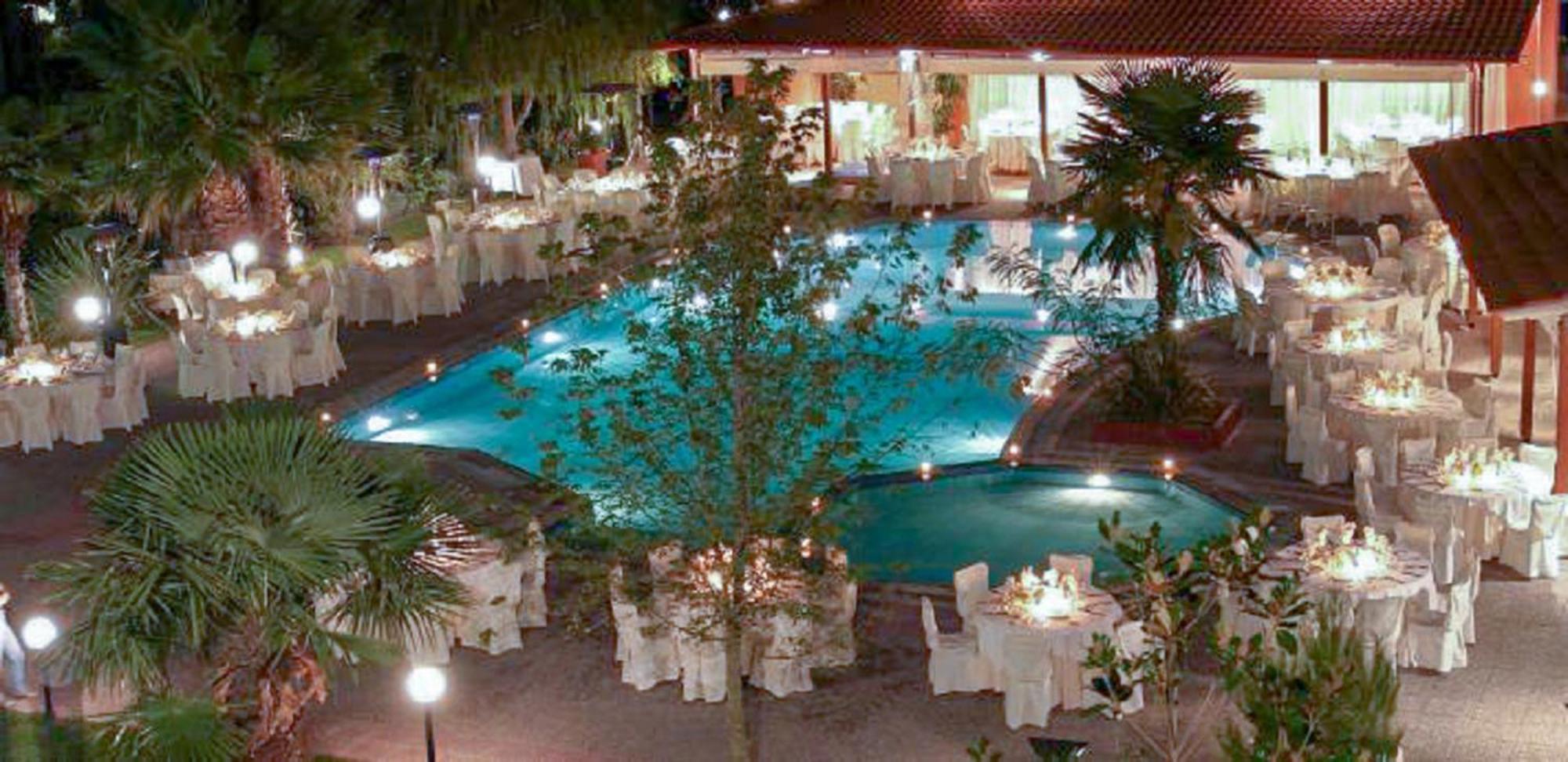 Four Seasons Hotel Trílofon Buitenkant foto